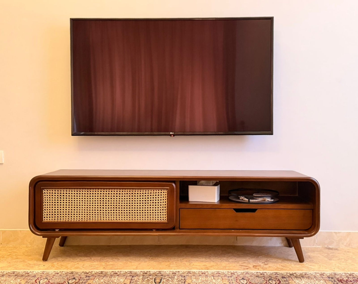 SLIDE TV Unit