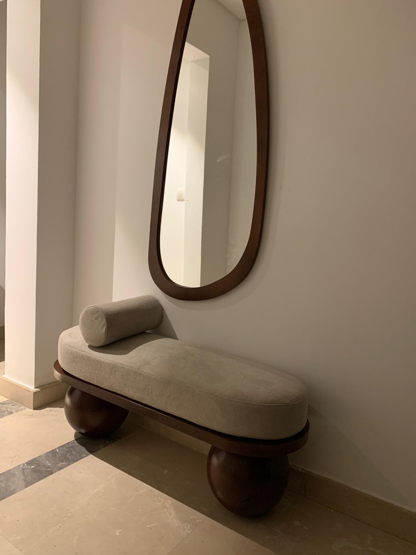 MIRA Entry Set - Mirror & bench